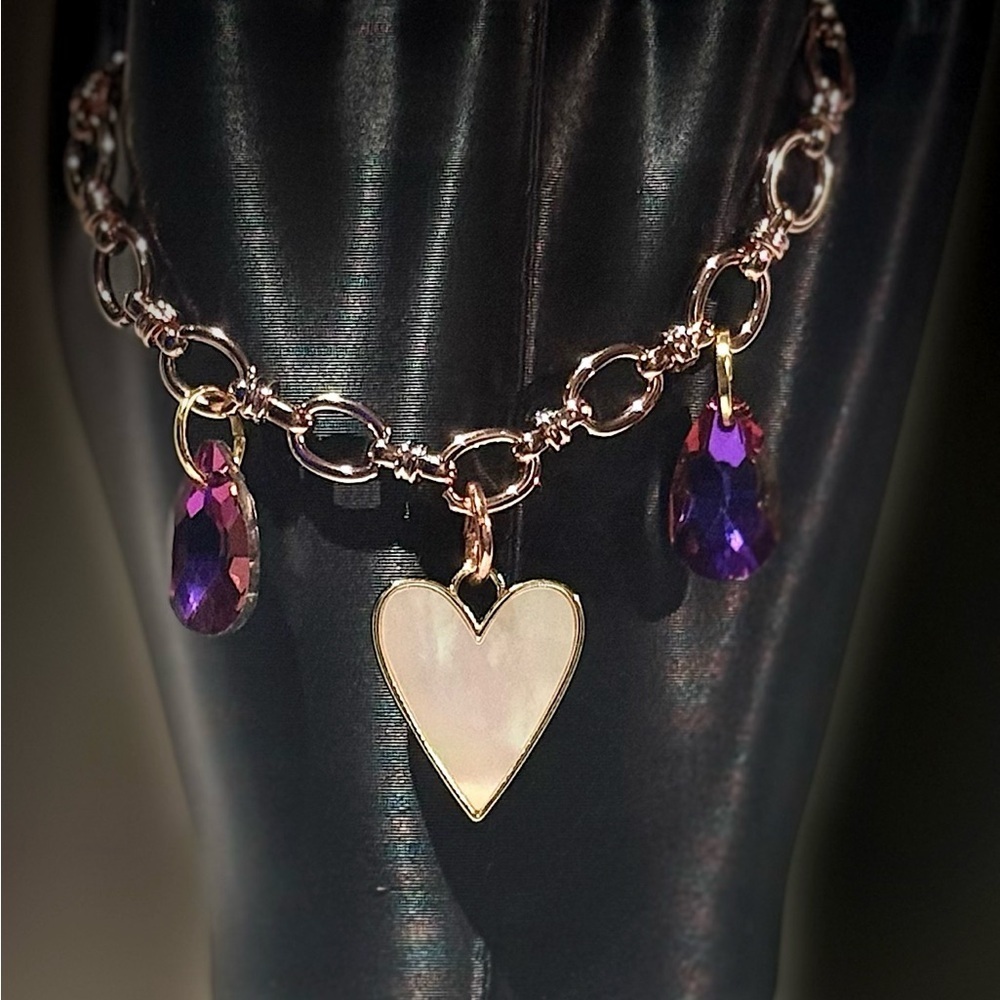 Elegant Heart and Teardrop Charm Bracelet